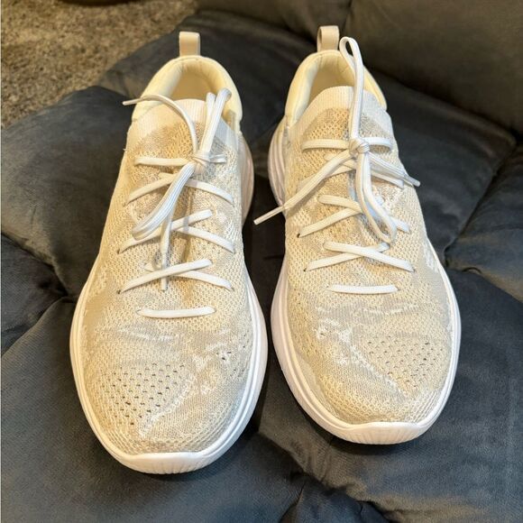 New Sorel Explorer Blitz shoes. Size 8 - Picture 2 of 4